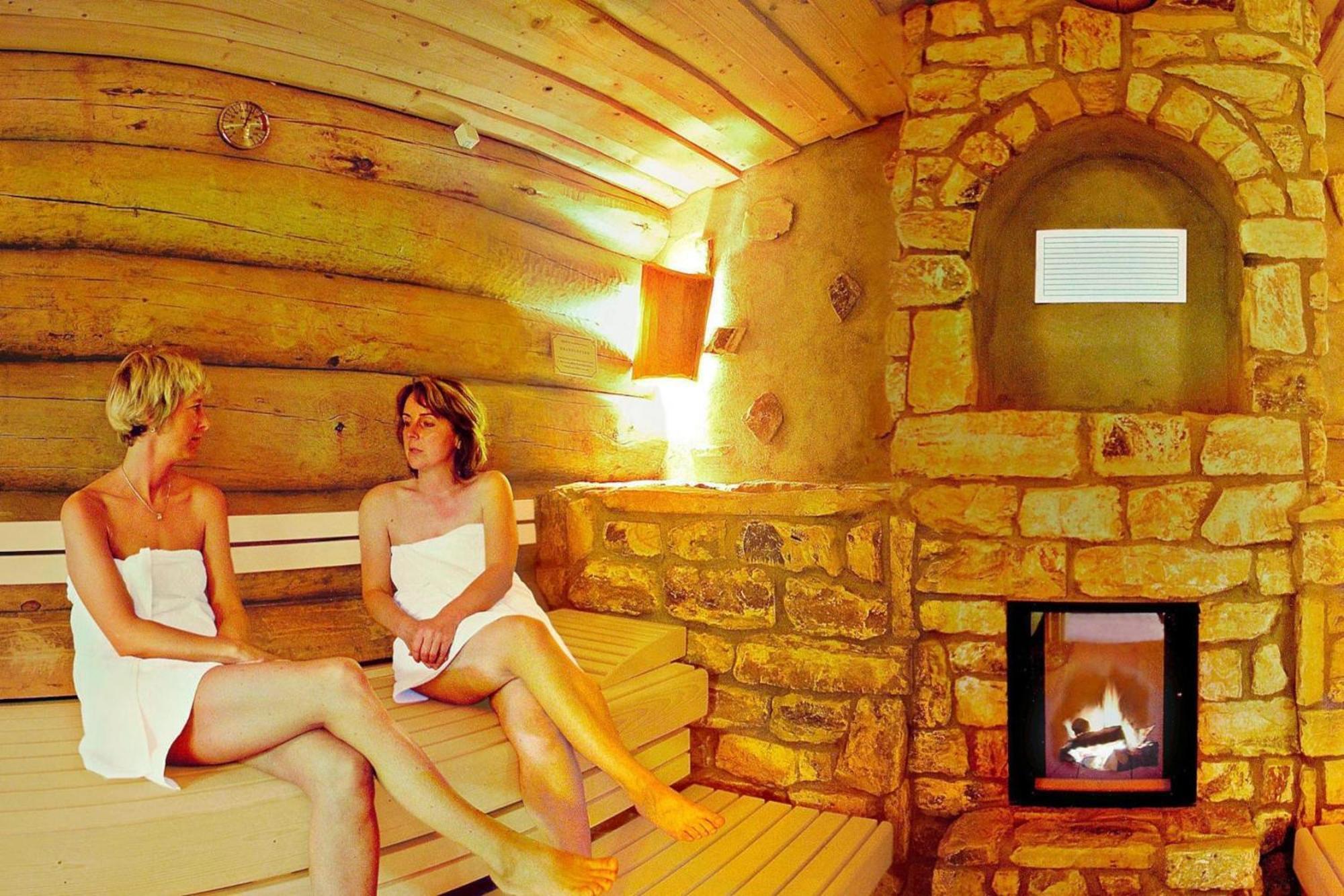 Holiday Home In Wernigerode With A Shared Pool ภายนอก รูปภาพ